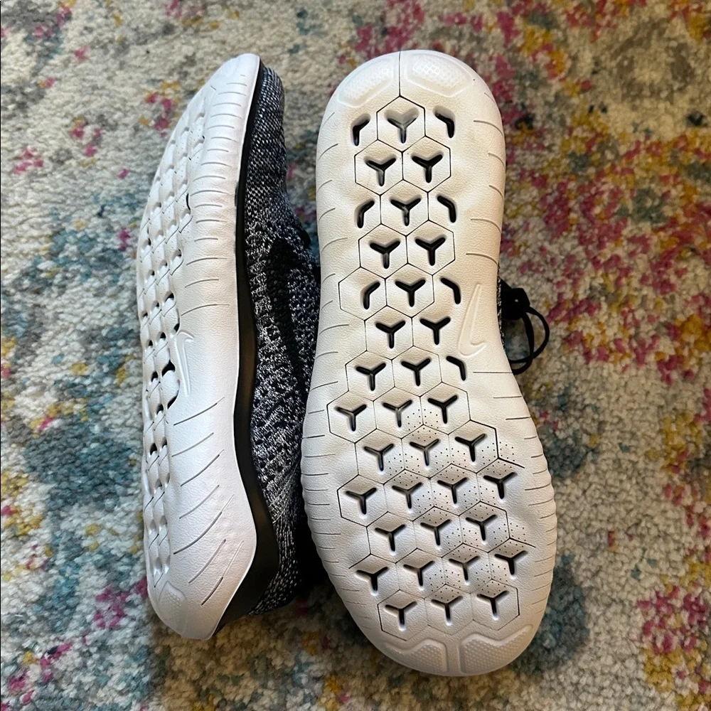 Nike Free Run Flyknit 2018 NWOT - Picture 5 of 6